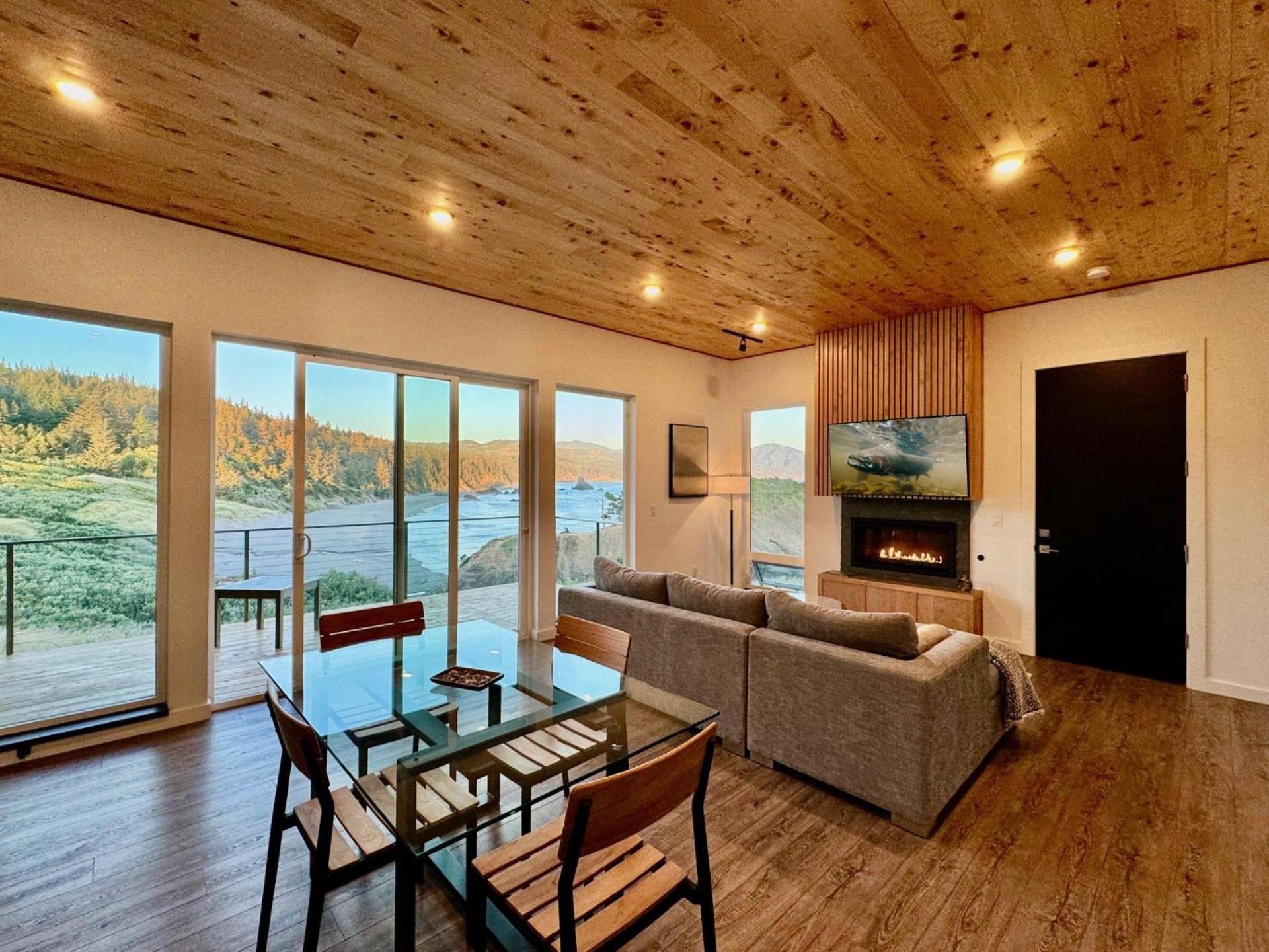 The Cove At Port Orford - 5 Ocean Front Suites Exterior photo
